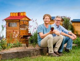 FLOW HIVE SAVING OUR BEES